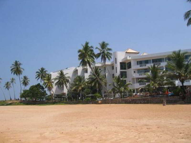 Induruwa Beach Resort Екстериор снимка